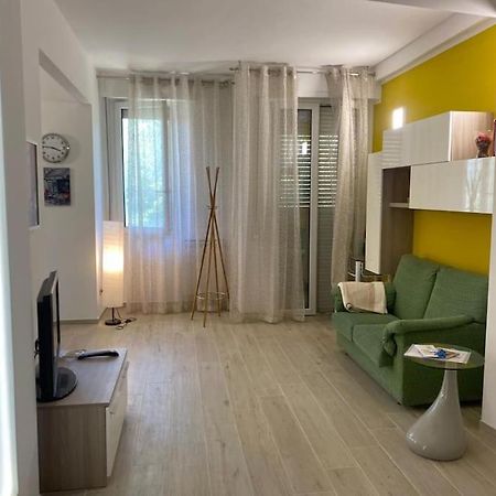 Casa Mare Apartment Ливорно Екстериор снимка